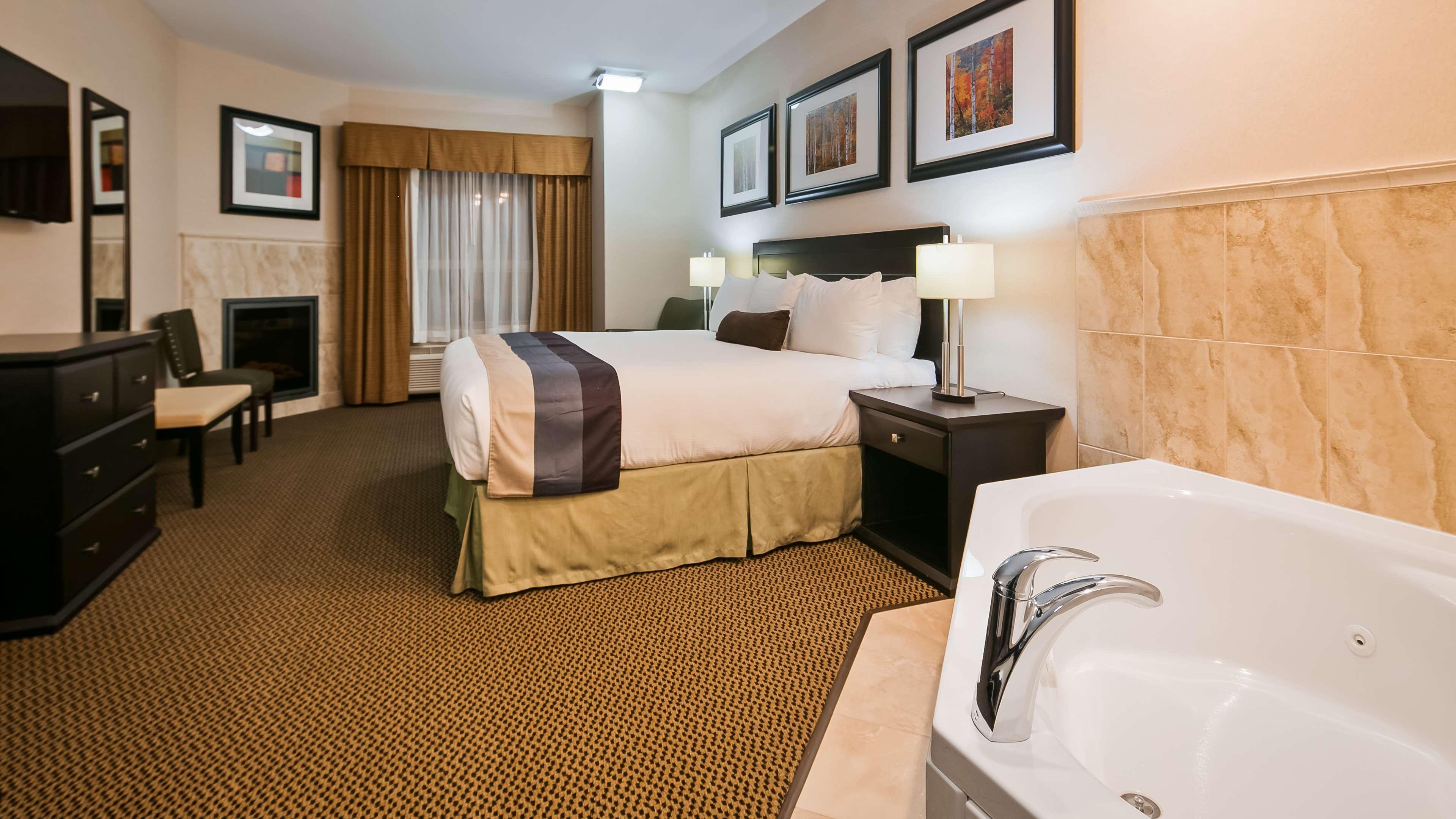Best Western Wainwright Inn & Suites Zewnętrze zdjęcie