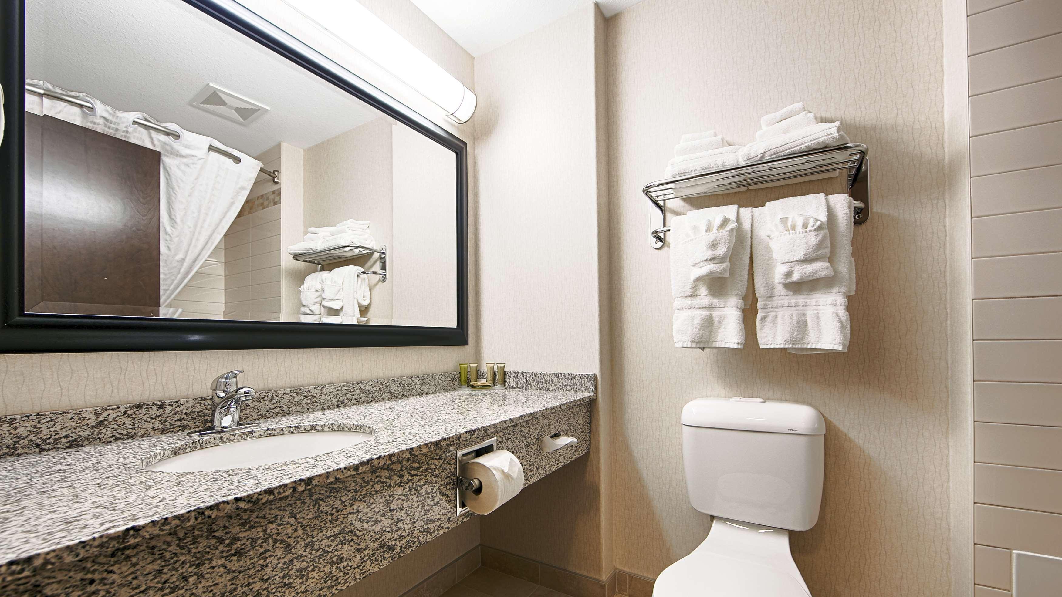 Best Western Wainwright Inn & Suites Zewnętrze zdjęcie