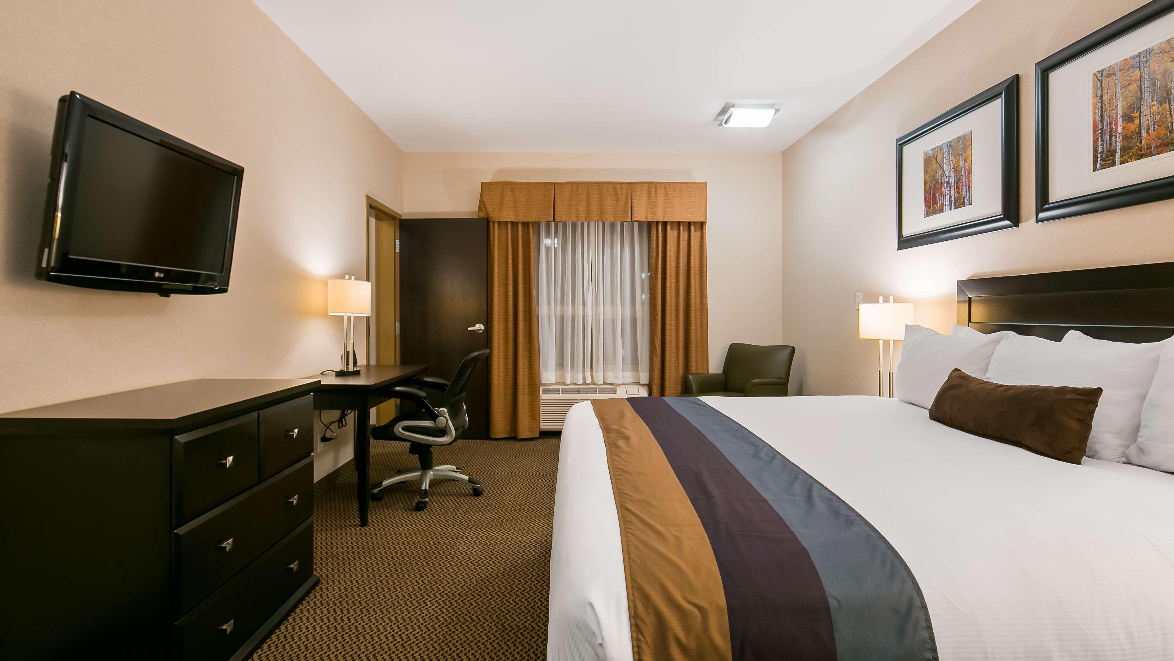 Best Western Wainwright Inn & Suites Zewnętrze zdjęcie