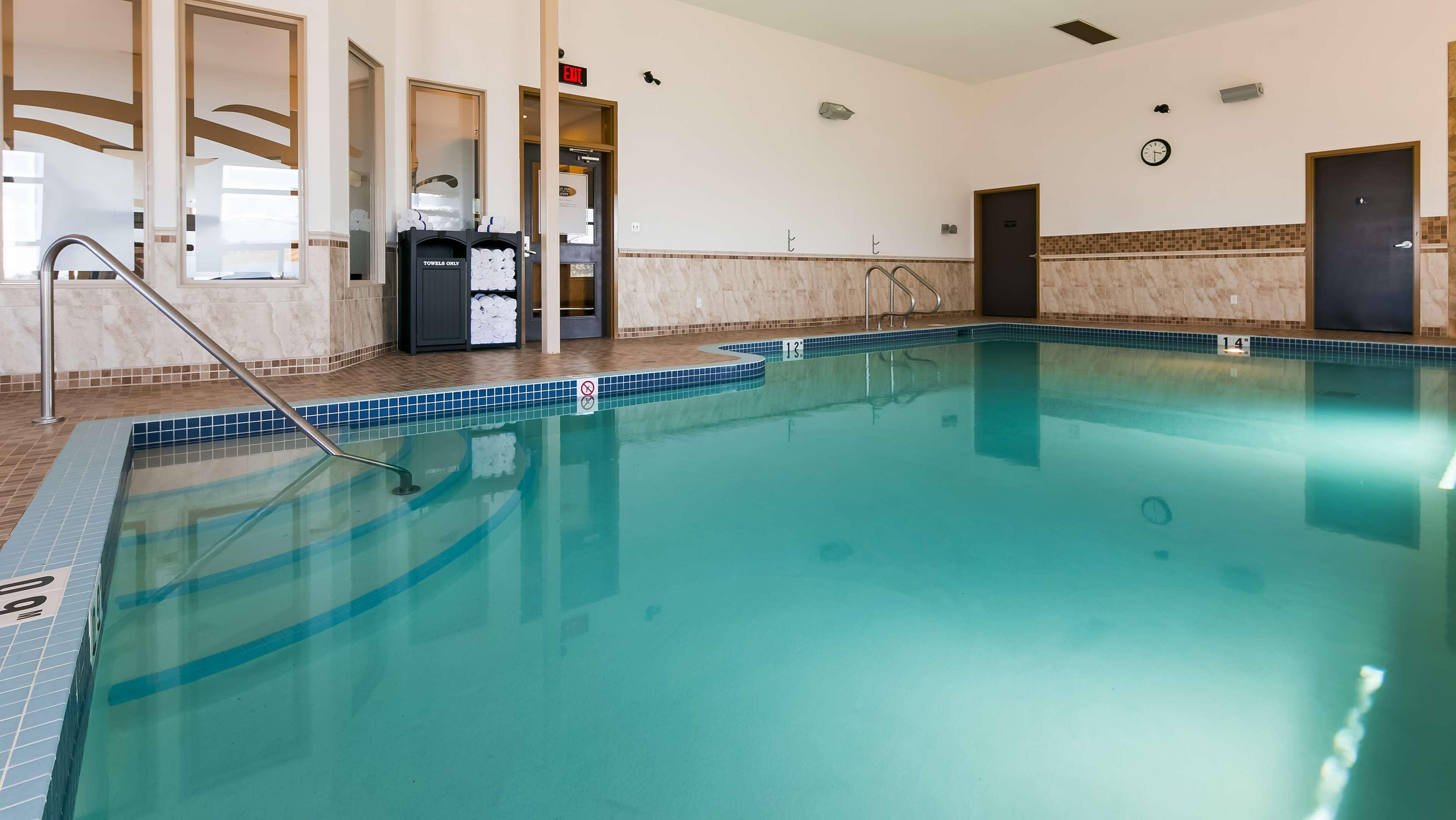 Best Western Wainwright Inn & Suites Zewnętrze zdjęcie