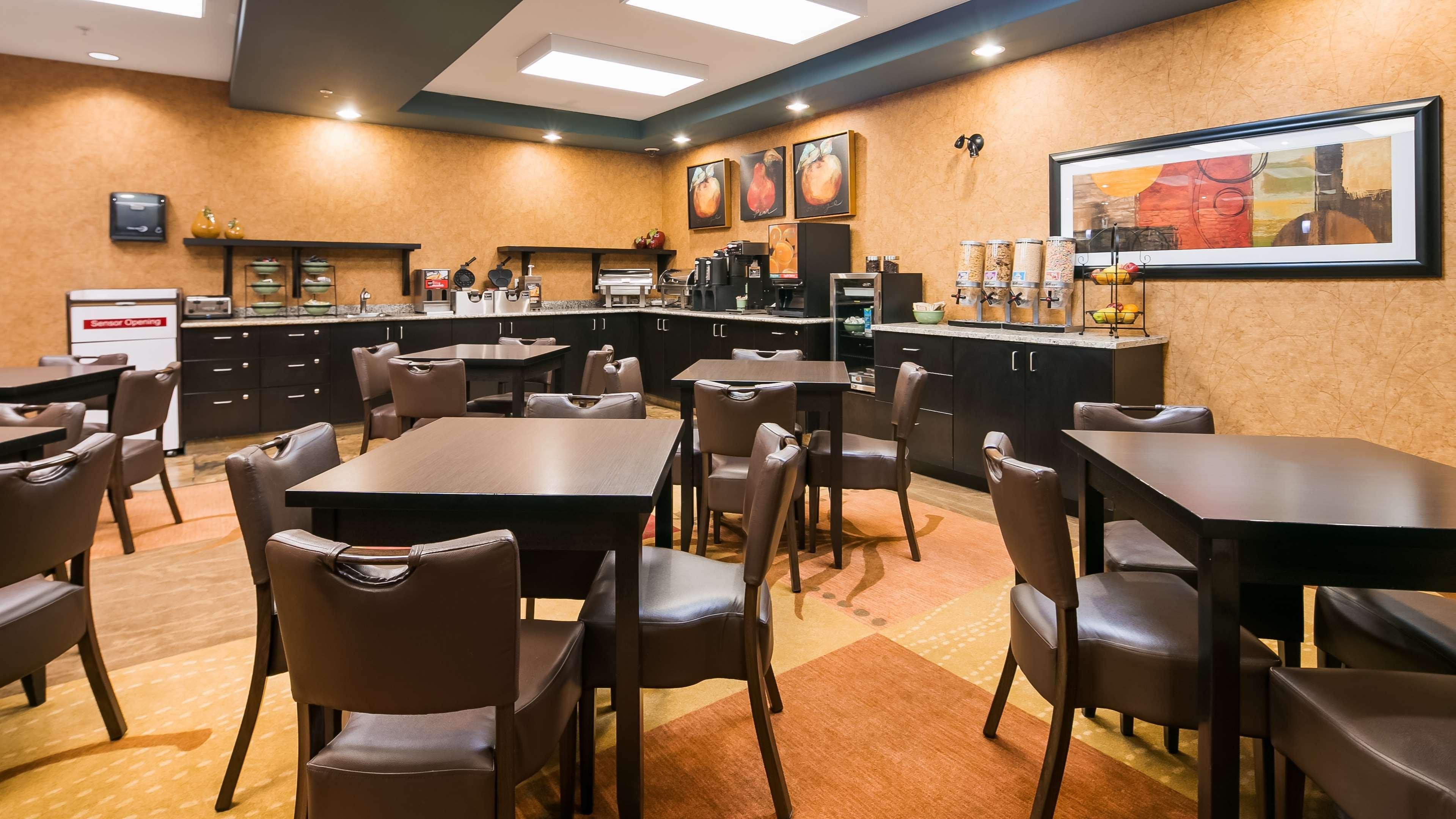 Best Western Wainwright Inn & Suites Zewnętrze zdjęcie